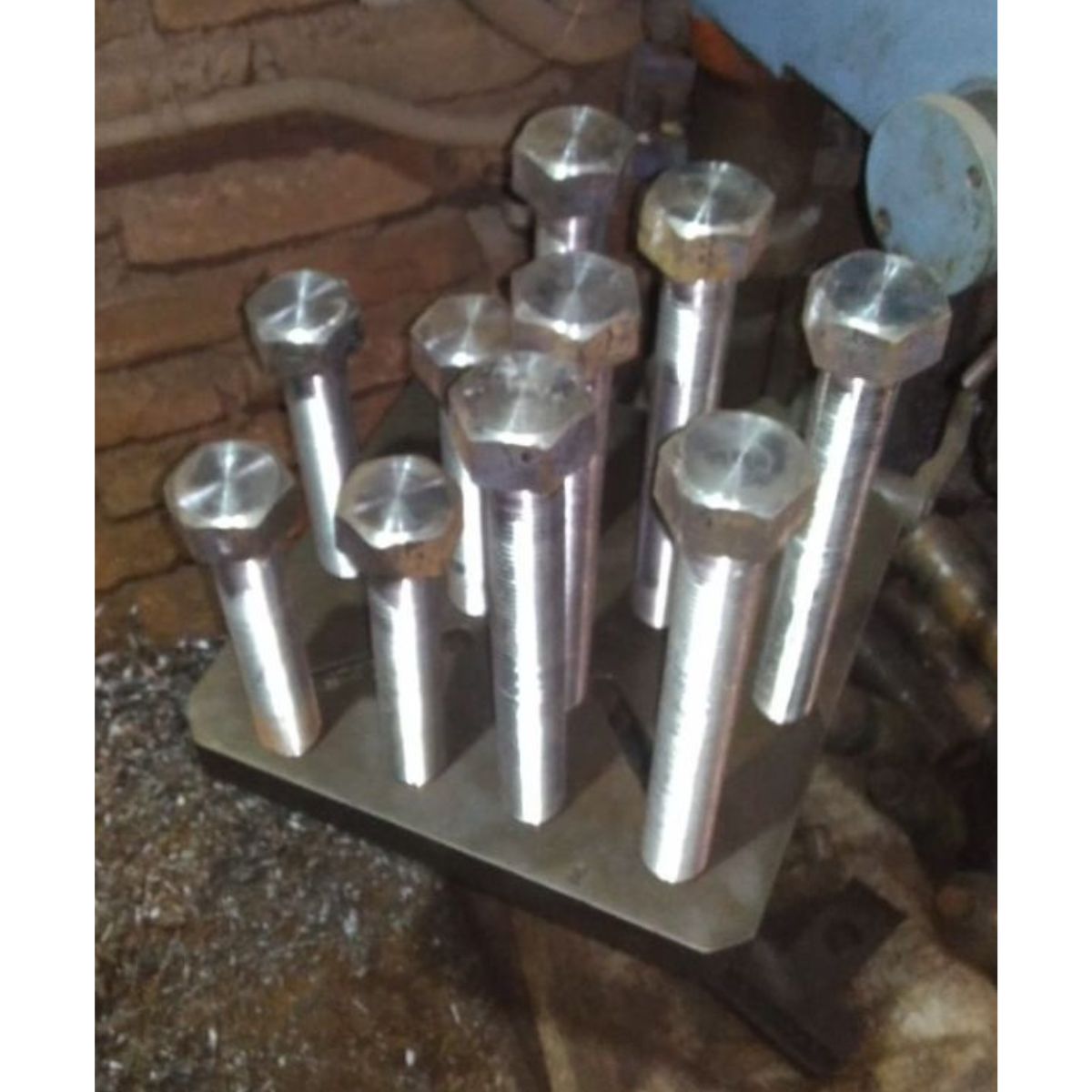 NON -STD BOLTS